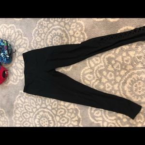medium/high waisted leggings